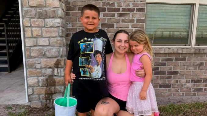 Mother Finds Front Door Open and Makes Terrible Discovery While Picking Up Her Two Kids From Father's House