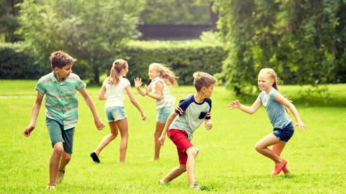A mother cautioned parents about the 'playdate pipeline' and sparked an intriguing discussion.
